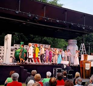 Nagy sikerrel, óriási érdeklődéssel zajlott a Gördülő Opera előadás Tatán