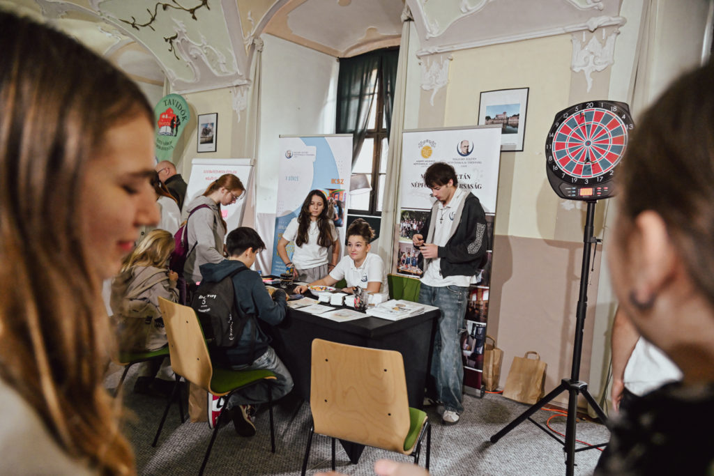 Kösz, jól vagyok. Tényleg? – Lelki Egészség Roadshow Tatán