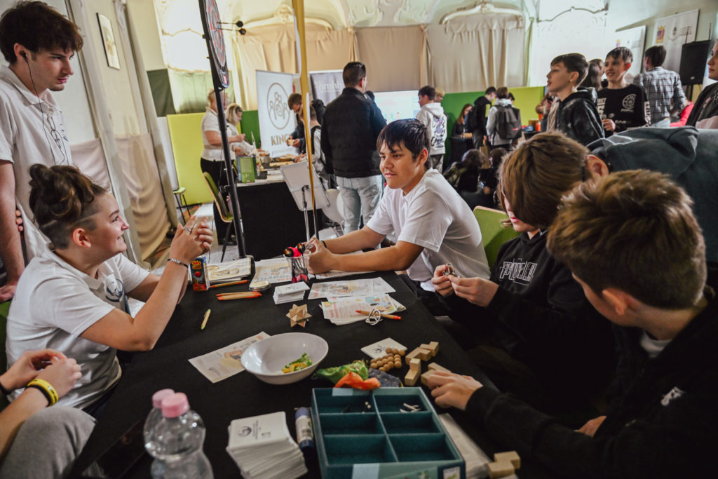 Kösz, jól vagyok. Tényleg? – Lelki Egészség Roadshow Tatán