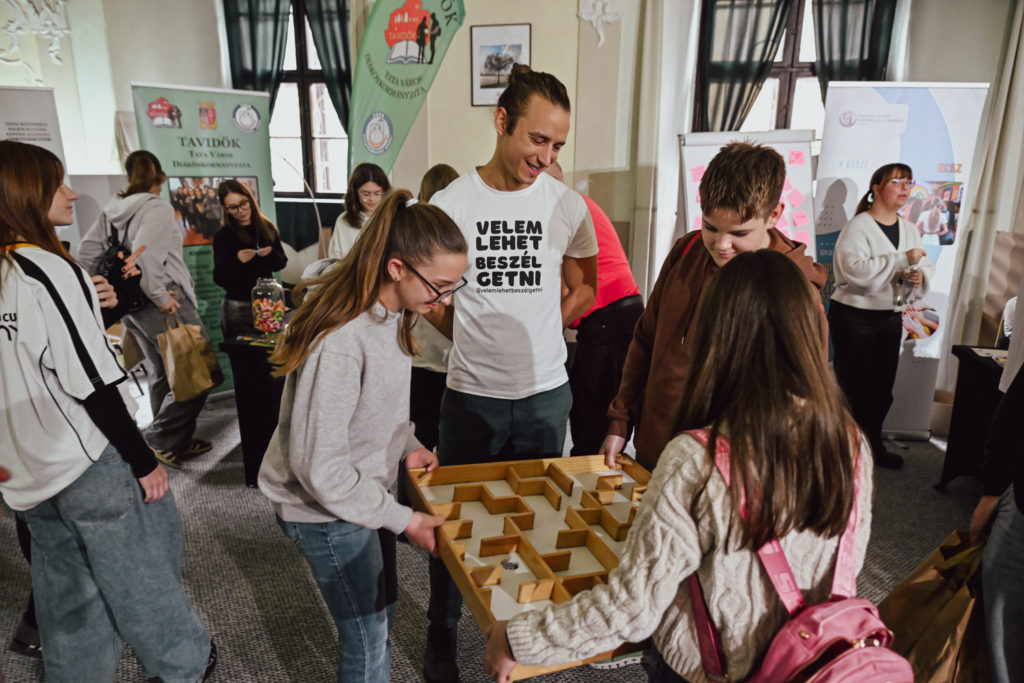 Kösz, jól vagyok. Tényleg? – Lelki Egészség Roadshow Tatán