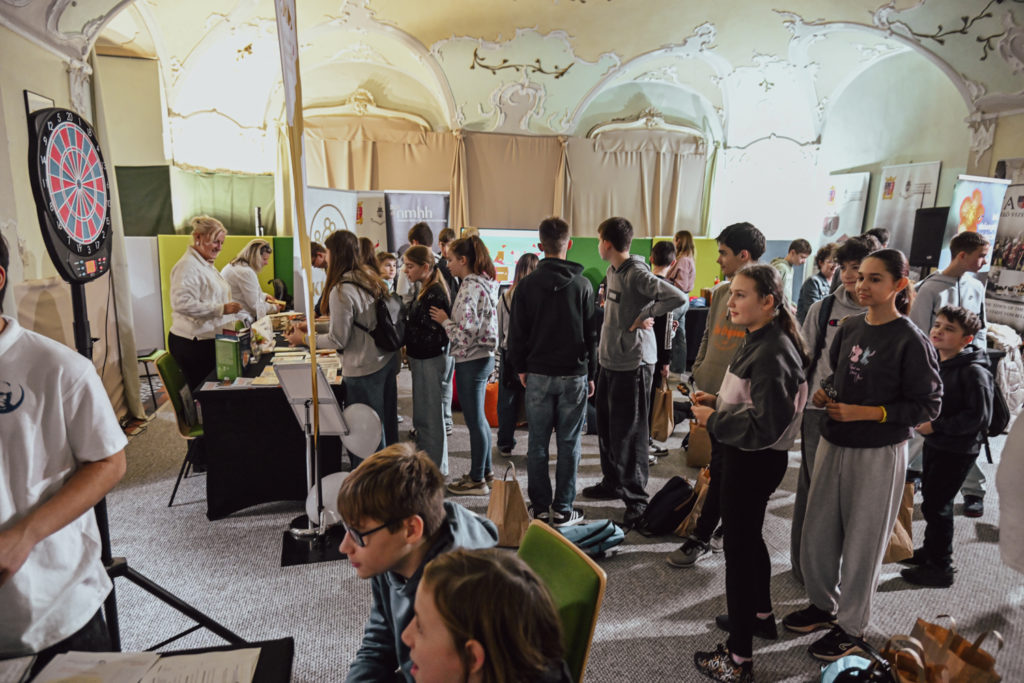 Kösz, jól vagyok. Tényleg? – Lelki Egészség Roadshow Tatán