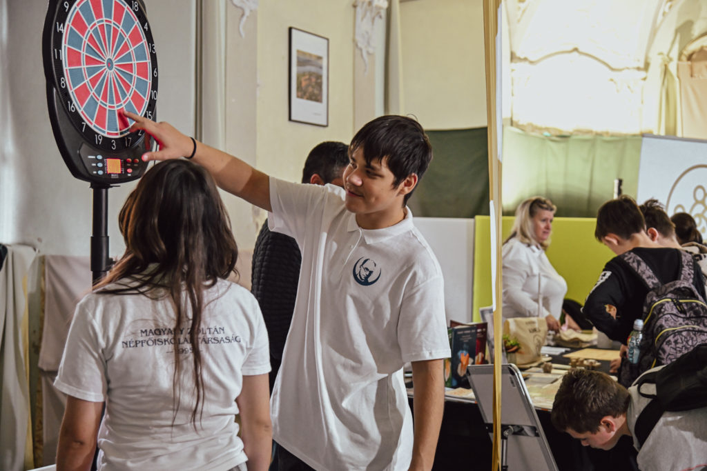 Kösz, jól vagyok. Tényleg? – Lelki Egészség Roadshow Tatán