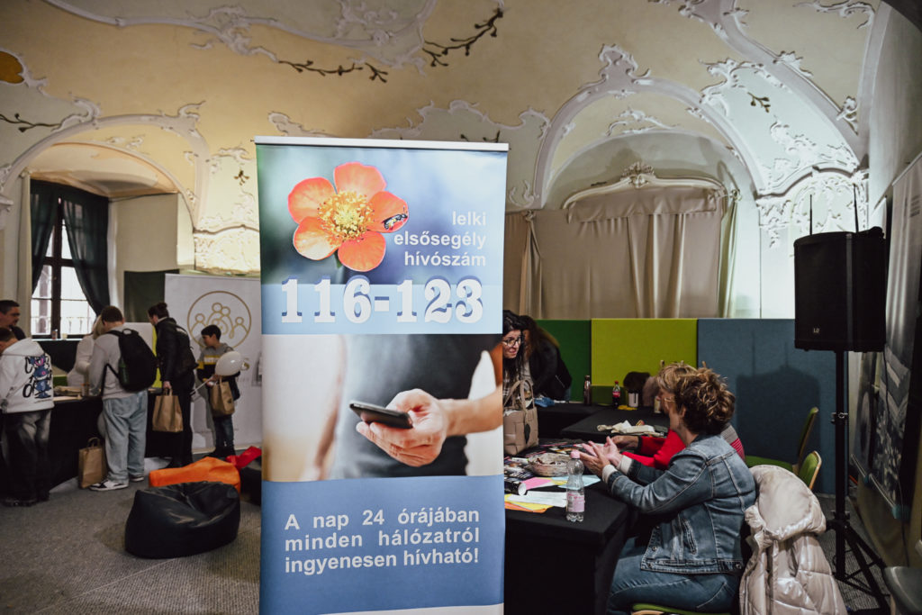 Kösz, jól vagyok. Tényleg? – Lelki Egészség Roadshow Tatán