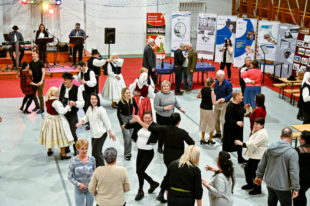 Értékek ünnepe és farsangi hangulat Vértesszőlősön