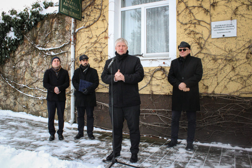 Megemlékezés a Tatai Népfőiskola alapításának 86. évfordulójáról