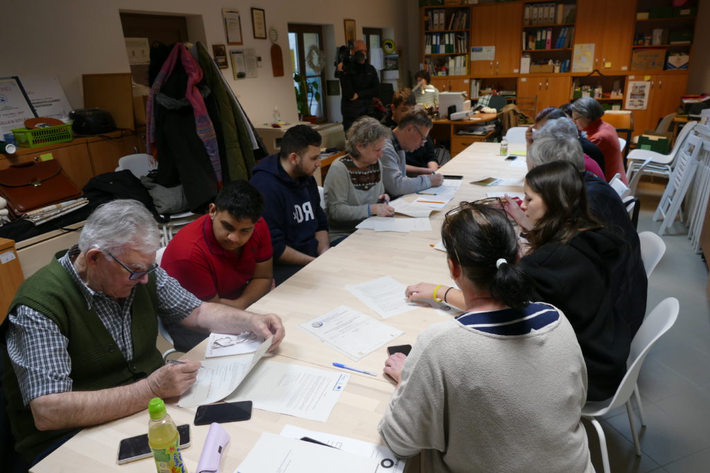 Sosem késő tanulni – Szépkorúak a digitális világban