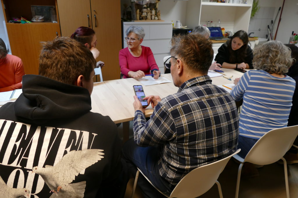 Sosem késő tanulni – Szépkorúak a digitális világban