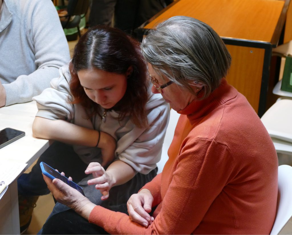 Sosem késő tanulni – Szépkorúak a digitális világban