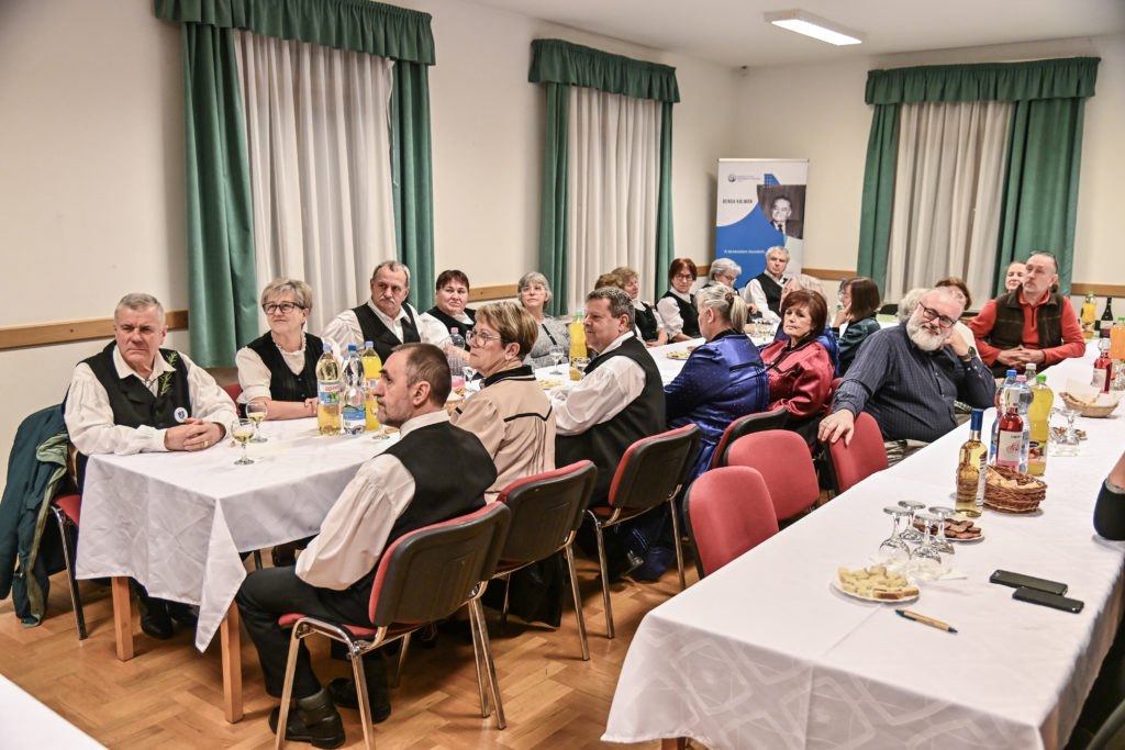 Közösségi értékek és nemzetiségi hagyományok Bajon