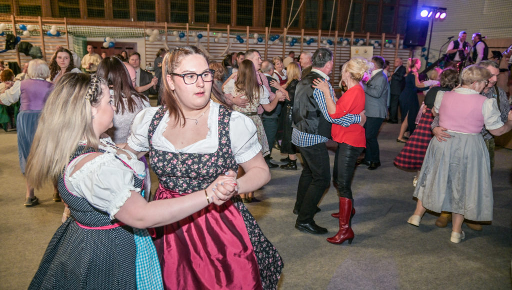 Közösségi értékek és nemzetiségi hagyományok Bajon