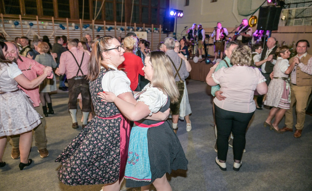 Közösségi értékek és nemzetiségi hagyományok Bajon