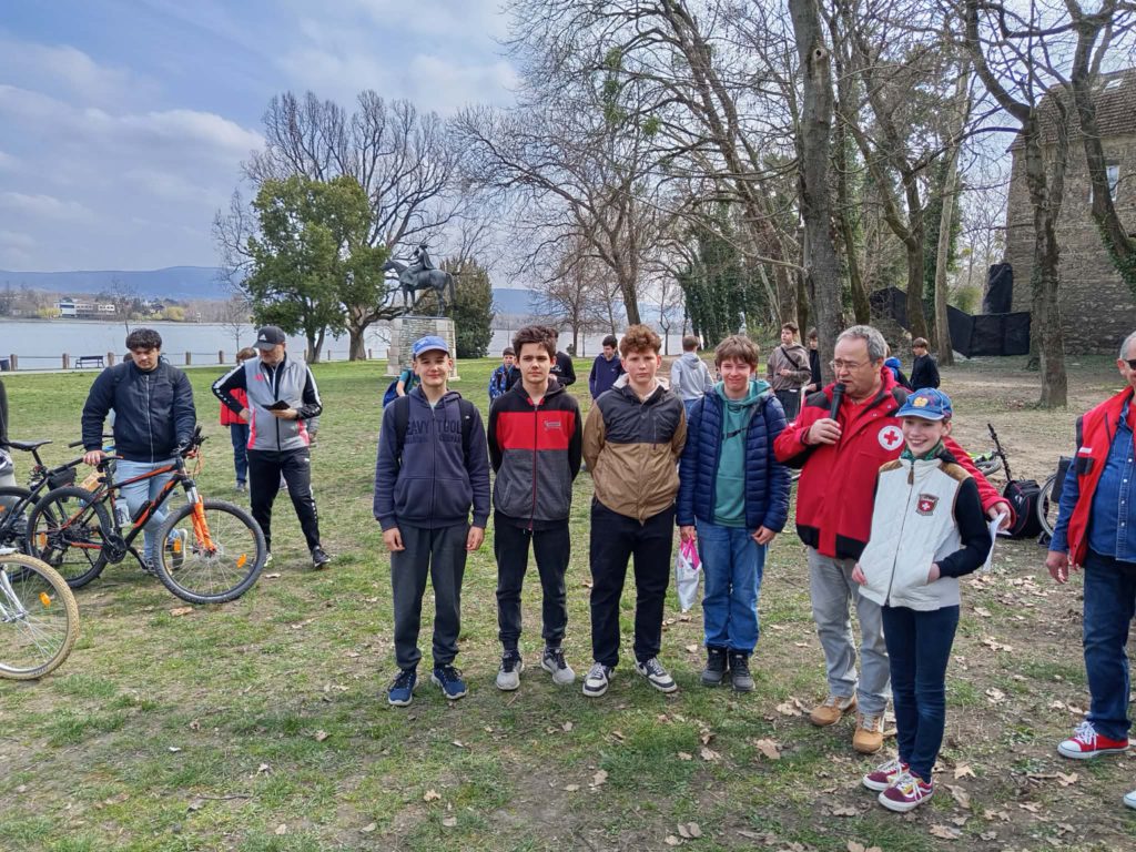 Kerékpáros emléktúrával tisztelegtek a szabadságharc hősei előtt Tatán