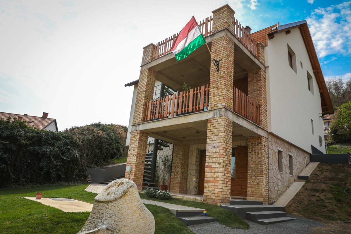 Romos házból új székház – Tokajon