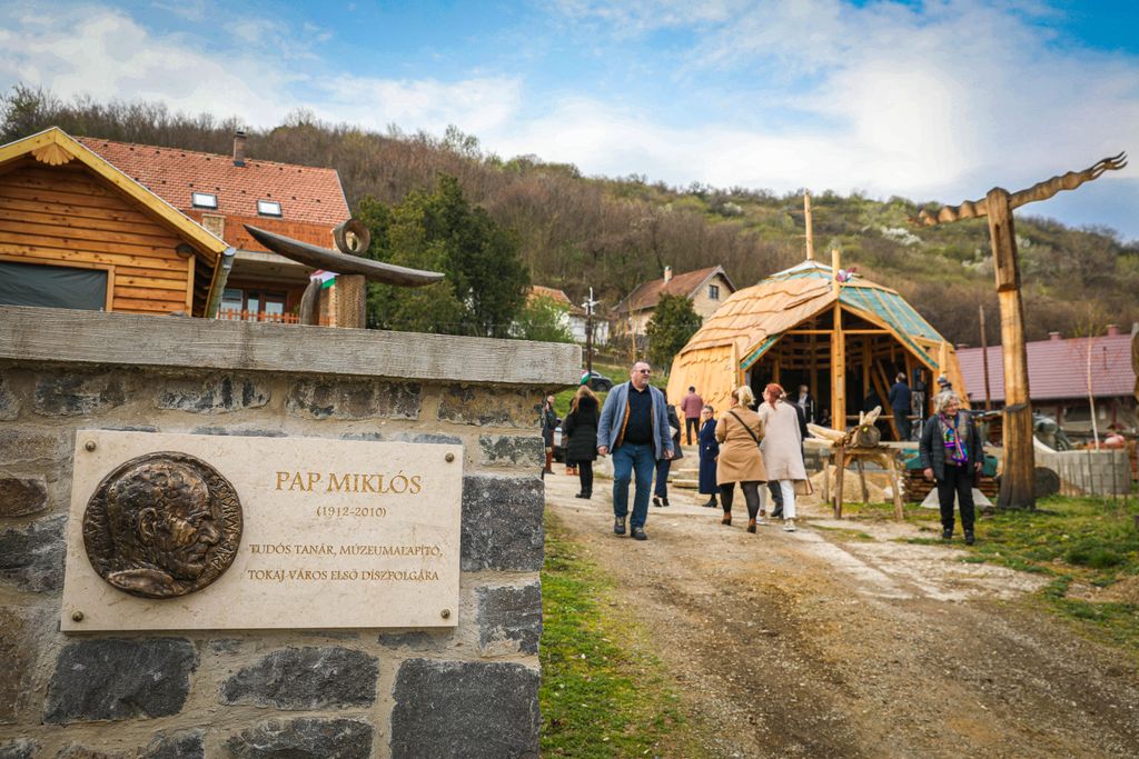 Romos házból új székház – Tokajon